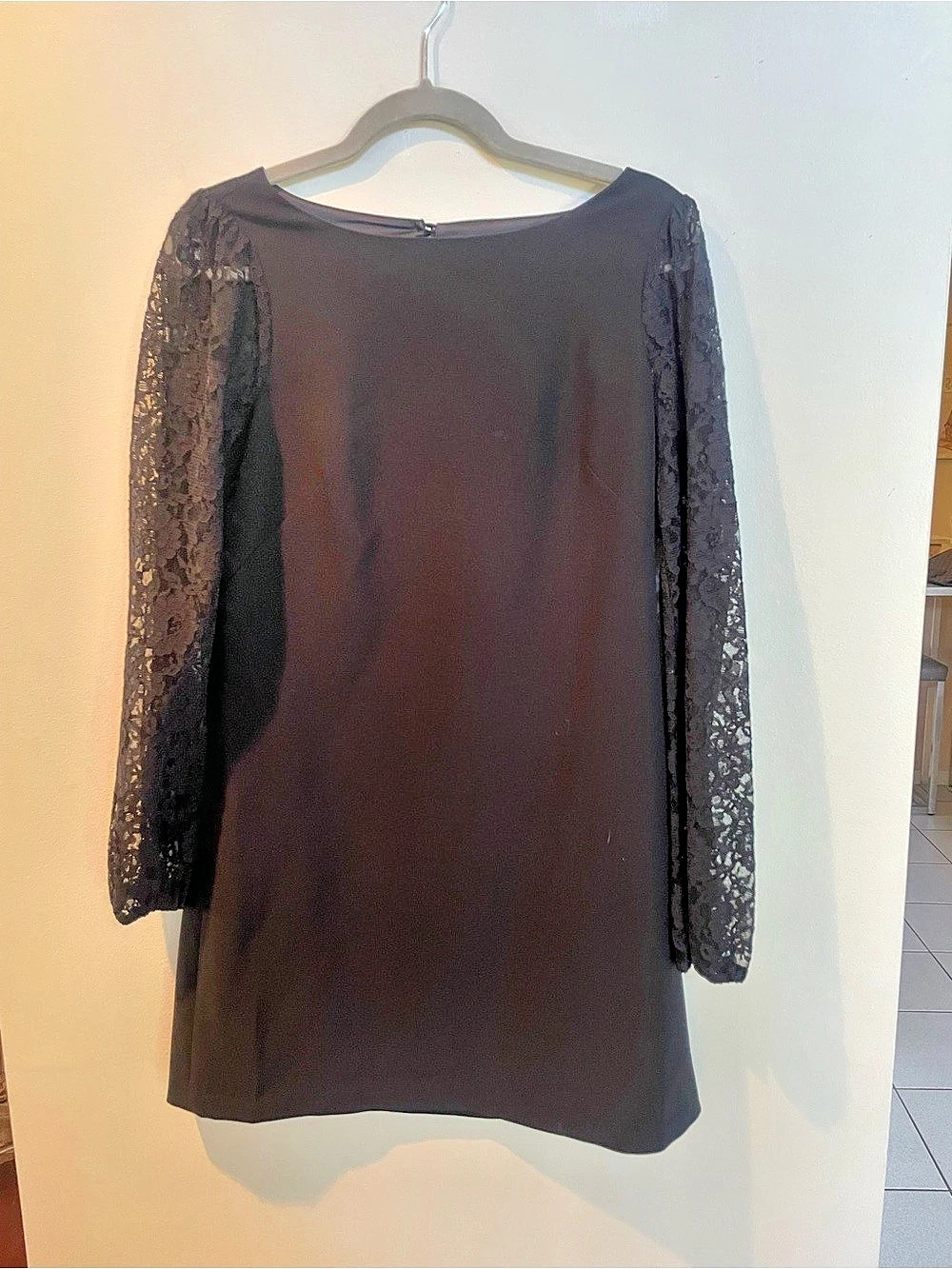 White House Black Market Black Lace Sleeve Blouse Size 2 Like New